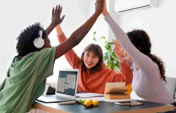 Según BPrO, las empresas colombianas que priorizan el bienestar de sus empleados registran hasta un 15 % menos de ausencias y un notable aumento en la motivación. FOTO: GETTY