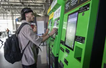 La renovación no aplica para todos los usuarios, sólo para quienes adquirieron su tarjeta Cívica entre 2007 y 2014. FOTO Esneyder Gutiérrez Cardona.