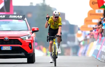 Simon Yates, de 32 años, levantará este domingo el título más importante de su carrera deportiva. FOTO: GETTY