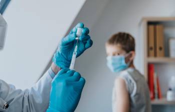 Por este año, la vacunación a niños se hará solo a los de 9 años. A partir de 2024 se ampliará a los que estén entre los 9 y 17 años. FOTO GETTY