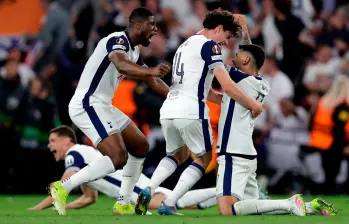 Festejo del Tottenham, que volvió a ganar título después de muchos años. FOTO GETTY