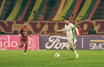 En la imagen aparece Edwin Cardona durante el encuentro frente al Tolima en Ibagué. FOTO ATLÉTICO NACIONAL