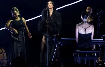 Dua Lipa ha presentando más de 50 covers durante toda la gira. FOTO: AFP 