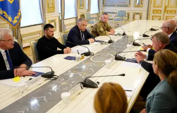 Zelensky ha reiterado que cualquier acuerdo sin compromisos internacionales firmes expondría a Ucrania a nuevas agresiones rusas. FOTO: AFP