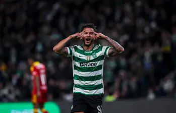 Luis Javier Suárez celebrando uno de los tres tantos que aportó en la goleada del Sporting de Lisboa al Río Ave, en la Liga de Portugal. FOTO: GETTY