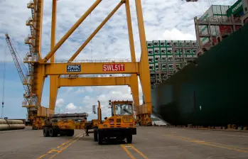 Las exportaciones de Colombia crecieron 7% en junio de 2026 impulsadas por el petróleo y el oro, aunque Anif advirtió que el dólar barato, los nuevos aranceles de Estados Unidos y mayores costos presionan al sector exportador. FOTO Colprensa