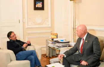 El presidente Gustavo Petro y John McNamara en uno de sus encuentros en la Casa de Nariño. FOTO: Colprensa