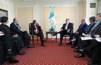 Ante las dificultades, Petro sostuvo un encuentro con Arévalo en el que habló de la corrupción en América Latina y en la que propuso promover un diálogo de seguridad regional. FOTO Presidencia