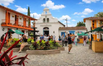 La Alcaldía de Medellín busca, a partir de estrategias y acciones, que habitantes y turistas retornen al Pueblito Paisa para apreciar su conservación y compartir momentos de esparcimiento.
