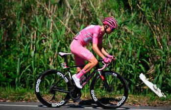 El ciclista esloveno Tadej Pogacar lidera la clasificación general del Giro de Italia. Tiene una diferencia de 2 minutos y 40 segundos con Daniel Martínez. Se espera que brille hoy, en la montaña FOTO Getty