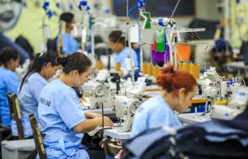 La propuesta de eliminar los aranceles a las telas, cueros e hilados, ha reavivado el debate entre confeccionistas, hilanderos y productores de algodón. Foto: Camilo Suárez 
