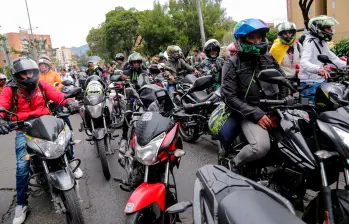 Bajaj lideró los registros de motocicletas en agosto, seguida por AKT y Suzuki, en un mercado marcado por la alta demanda de motos de cilindrada media-baja. FOTO COLPRENSA