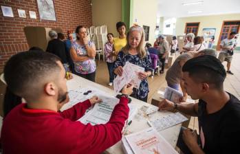 Imagen de referencia de unos jurados de votación durante unas elecciones. Foto: Andrés Camilo Suárez Echeverry.