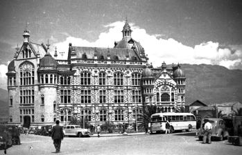 Hasta hace varias décadas, la sede de la Gobernación de Antioquia era en el Palacio de la Cultura Rafael Uribe Uribe. Foto: Carlos Rodríguez /Archivo El Colombiano