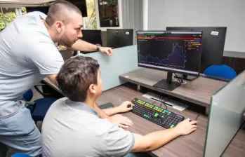 En un mundo marcado por la inteligencia artificial, la automatización y la interdependencia, no basta entrenar destrezas puntuales. FOTO: Esneyder Gutiérrez. Archivo El Colombiano