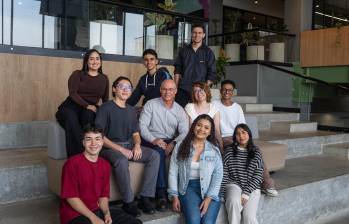 Riwi ya formó a 1.500 jóvenes en Medellín y Barranquilla y logra insertar laboralmente a más del 70% en menos de un año. Así funciona el modelo que busca cerrar el déficit de 100.000 desarrolladores en Colombia. FOTO: Cortesía.