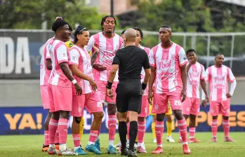 Envigado jugará el 2026 en la segunda división luego de 18 años de haber sufrido su primer y único descenso en la historia. Foto: Colprensa