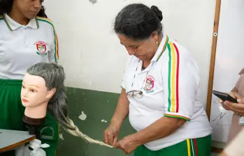 La Alcaldía aprobó ampliar los cupos un 38,46%, pasando de 1.300 mujeres beneficiadas el año pasado a 1.800 para este año. FOTO: Cortesía Alcaldía de Medellín