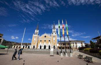 Fachada del parque de Abejorral, oriente antioqueño, donde ocurrieron los hechos. Foto: EL COLOMBIANO