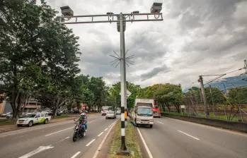 Las cámaras de fotomultas de Itagüí de la autopista Sur sancionarán a los conductores que no cumplan con la medida, ya que en este corredor no hay exención de la medida. FOTO: ESNEYDER GUTIÉRREZ CARDONA