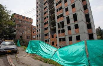 La Alcaldía de Medellín fortalece la vigilancia sobre la actividad de enajenación de vivienda, y exige mayor transparencia en la comercialización. Los ciudadano piden herramientas para proteger el patrimonio y sus derechos. Foto archivo: Esneyder Gutiérrez Cardona.