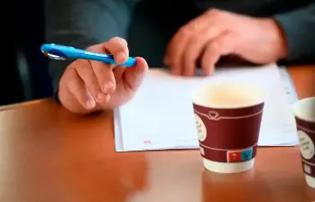Los interesados pueden postularse gratis en Magneto Empleos, donde las vacantes se actualizan a diario según el sector y la ciudad. FOTO: GETTY