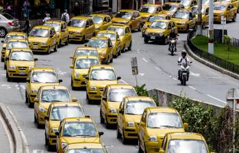 Los taxistas protestarán por el aumento que ha tenido el precio de la gasolina en los últimos meses. Foto: Carlos Alberto Velásquez.