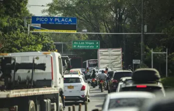 Los infractores de la medida pueden exponerse a multas o hasta la inmovilización de sus vehículos. FOTO: Camilo Suárez Echeverry.