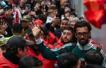 Con una cálida bienvenida de los hinchas, Vozinha aterrizó en Santiago para cerrar su incorporación al Colo Colo, líder del fútbol chileno. FOTO: GETTY