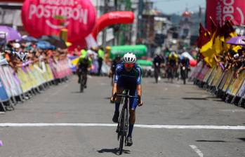 Kevin Castillo entrando a la meta después del sprint. FOTO: Colprensa