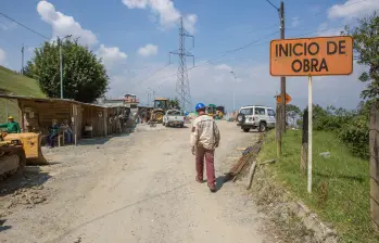 La complejidad regulatoria, los retrasos en licencias y la inestabilidad normativa están elevando los costos para las empresas y frenando proyectos de inversión en Colombia, según analistas de Corficolombiana. FOTO EL COLOMBIANO