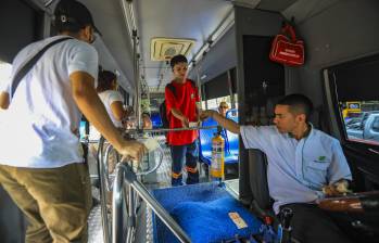 Imagen de referencia del pago de tarifa de buses en Medellín. Foto: Esneyder Gutiérrez