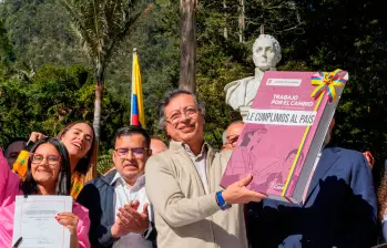 El pasado 16 de julio 16 de 2024, el presidente, Gustavo Petro Urrego, sancionó el proyecto de la reforma pensional en la Plaza de Bolívar. FOTO: Presidencia