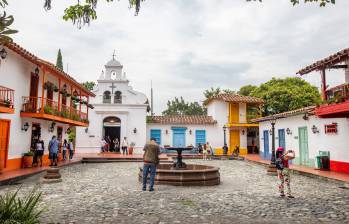 Con sus lugares cerrados, por deterioro y por la falta de mobiliario, así se la pasa desde hace años el Pueblito Paisa. FOTO: ESNEYDER GUTIÉRREZ