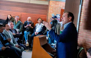 El ministro del Trabajo, Antonio Sanguino, participó hoy en la Audiencia Pública sobre el salario mínimo. FOTO tomada de X