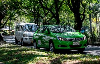 Los taxis eléctricos no pegaron en Medellín: de 500 prometidos hay 19 rodando