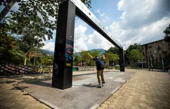Así, apagada, ha lucido la pantalla de agua gran parte del tiempo desde que fue inaugurada. FOTO: CARLOS VELÁSQUEZ