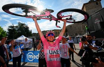 Tadej Pogacar sumó en el Giro de Italia su triunfo profesional número 77- FOTO AFP