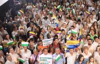 Así fue la concentración realizada en la Gobernación de Antioquia este martes. FOTO: Esneyder Gutiérrez