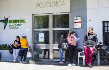 El servicio de urgencia del Hospital Vicente Fundación alcanzó este jueves una sobreocupación del 180%. FOTO: Esneyder Gutiérrez Cardona. Archivo El Colombiano