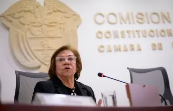 Villavicencio afirmó que no hubo “calvario ni crisis” en la prestación del servicio durante las últimas semanas, puesto que “ningún día han faltado los pasaportes”. FOTO: CANCILLERÍA 