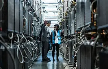 La inteligencia artificial está calentando el planeta y el efecto “isla de calor de datos” ya impacta a millones. FOTO: Getty