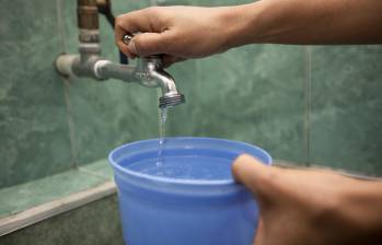 En varios barrios del nororiente y el centrooriente de Medellín se estaba implementando un racionamiento de agua. FOTO: Camilo Suárez