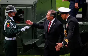 El presidente Gustavo Petro ordenó la modernización del material bélico del Ejército. FOTO COLPRENSA