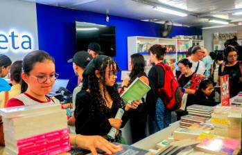 Se espera que este año las ventas de libros superen las del año anterior, algo que le daría vida a la economía cultural. Foto: EL COLOMBIANO