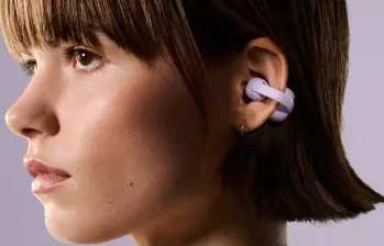 Los Sony LinkBuds Clip se enganchan en la parte posterior de la oreja y ofrecen nueve horas de batería. FOTO cortesía