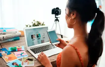 Profesional de la creación de contenido desarrollando su labor en su empresa. FOTO GETTY