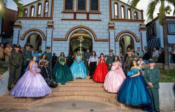 Siete jóvenes campesinas de San Luis, Antioquia, vivieron una fiesta de quinceaños apoyada por comerciantes de todo el pueblo. Foto: Gloria Ceballos, de Las Poderosas.