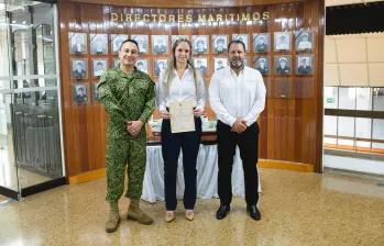 Así se entregó el documento que certifica a Puerto Antioquia como Puerto Seguro. Foto: cortesía.