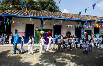 Con actividades recreativas, los niños se despidieron de sus colegios. Foto: Julio César Herrera Echeverri.